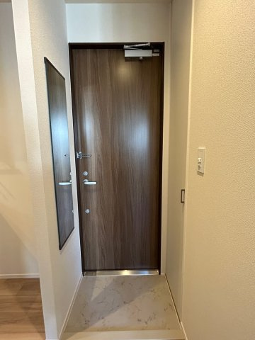 グランディフローラの玄関