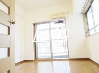 【居間・リビング】 | アーバンステージ上野 | 洋室のお部屋です。