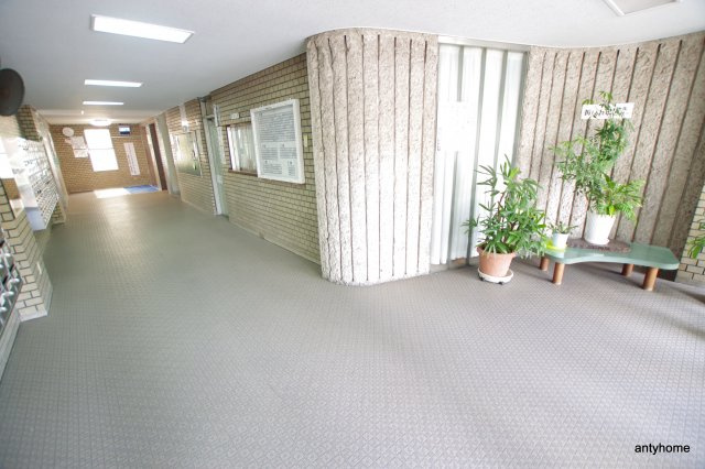 高倉第一コーポＡ棟　仲介手数料無料のロビー