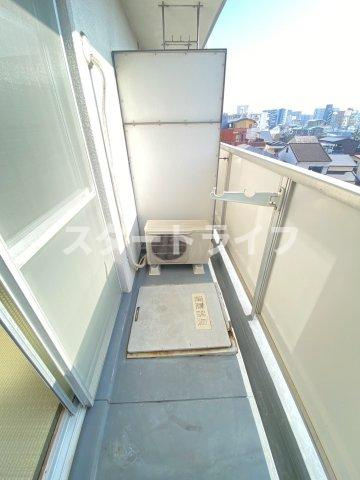大阪市淀川区東三国２丁目の賃貸マンションのバルコニー