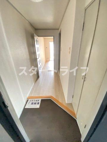 大阪市淀川区東三国２丁目の賃貸マンションの玄関