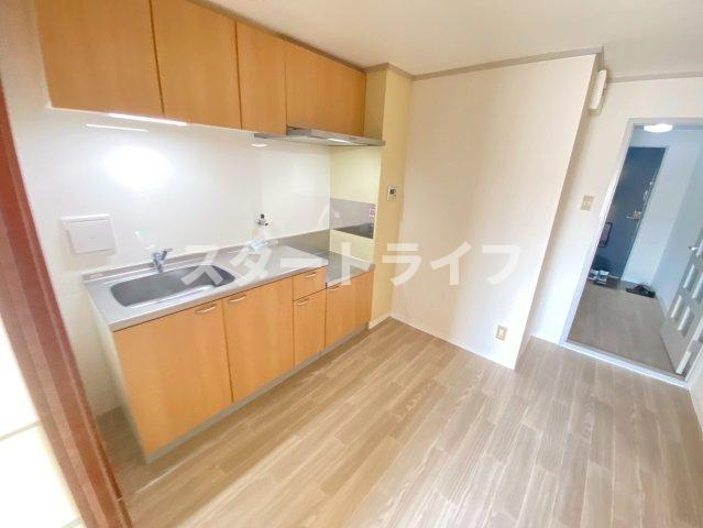 大阪市淀川区東三国２丁目の賃貸マンションの居間・リビング