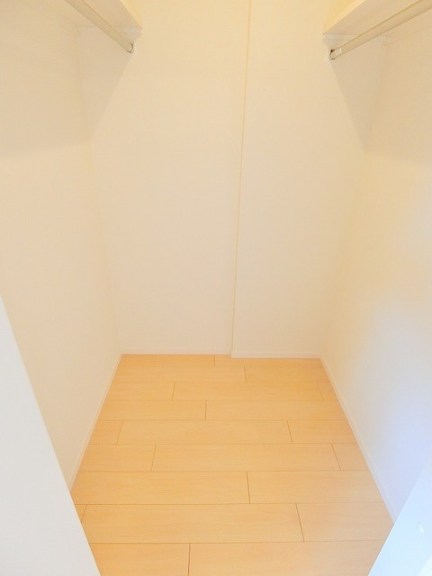 Ｒｕｂａｎ　Ｏｇｉｋｕｂｏの収納|★広々ウォークインクローゼット１．４帖です♪