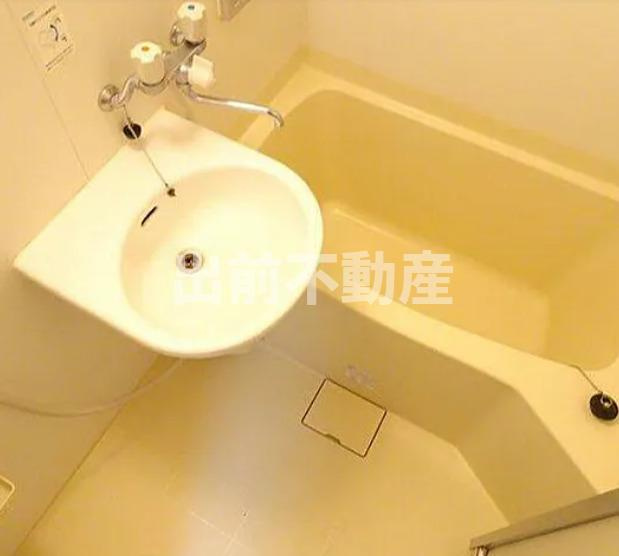 アザレア安藤の洗面所