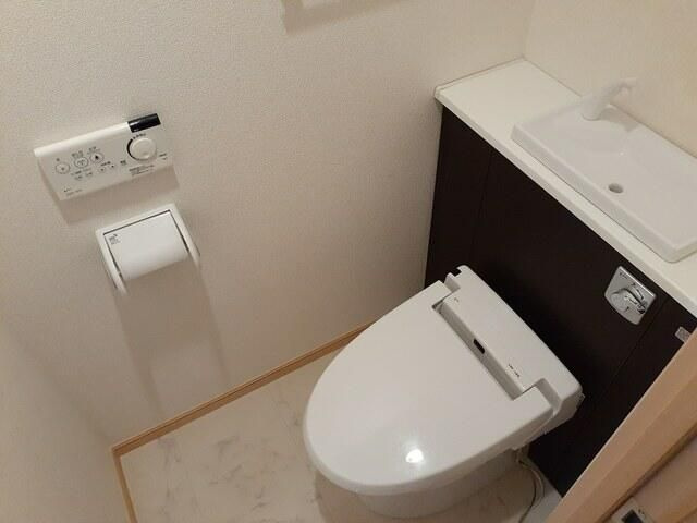 ヴァンクレールⅢのトイレ