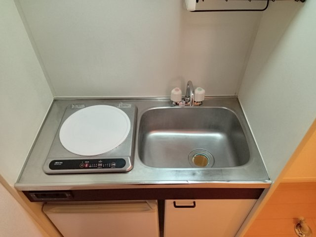 川崎市多摩区西生田３丁目のアパートのキッチン