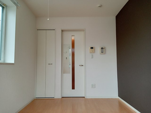 川崎市多摩区西生田３丁目のアパートの洋室