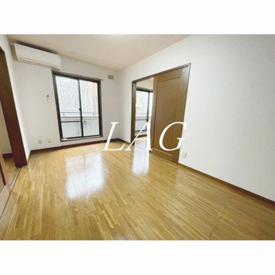 【居間・リビング】 | Ａｂｏｄｅ　Ａｚａｂｕ | 洋室のお部屋です。