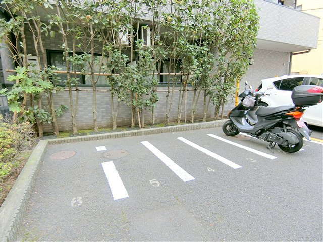 ヴェルステージ大森町駅前のその他共用部分|バイク置き場　空き状況はお問合せ下さい。