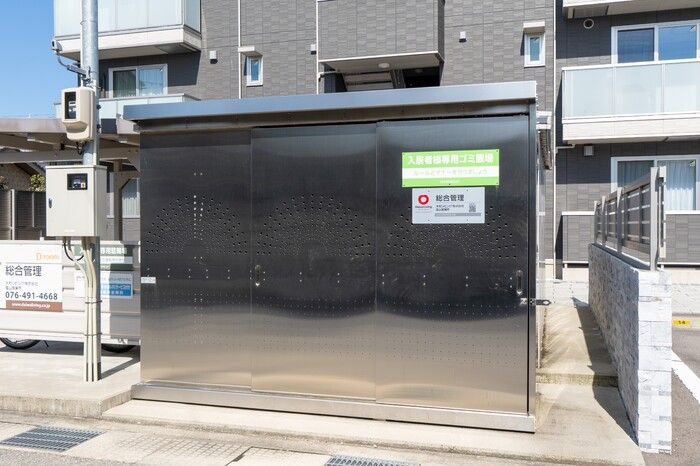 イルグラン　フルールの駐車場