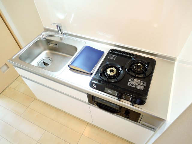 レノヴァティオのキッチン|写真は同マンション別部屋