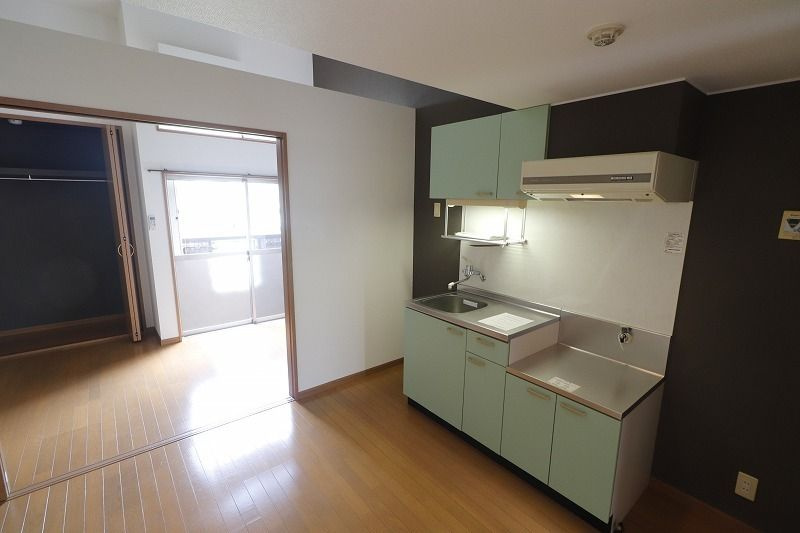 DEAR.FLAT学研都市 232の居間・リビング|明るく過ごしやすいお部屋です