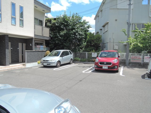 シティコートZUSHIⅡの駐車場