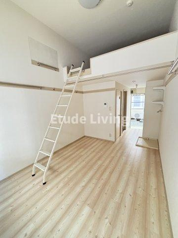ミヤハウス　６号棟の居間・リビング|※別部屋参考写真です