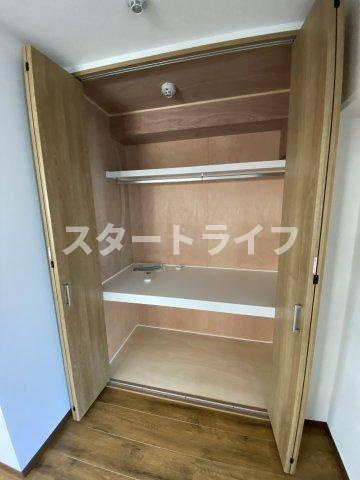 大阪市淀川区木川東３丁目の賃貸マンションの収納