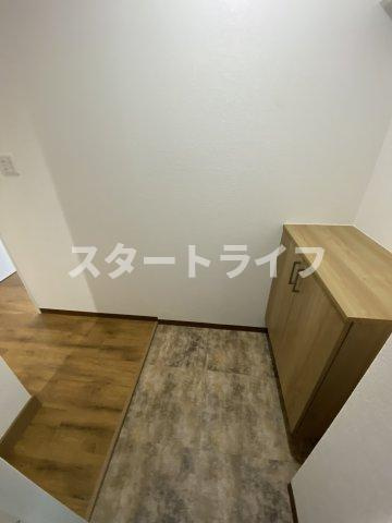 大阪市淀川区木川東３丁目の賃貸マンションの玄関