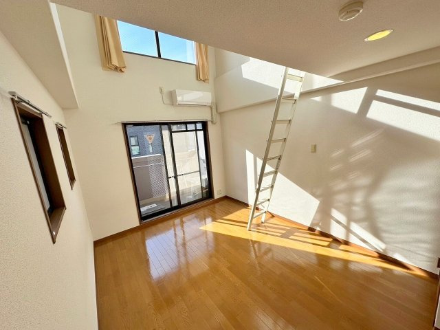プロシード新大阪シティライフの洋室