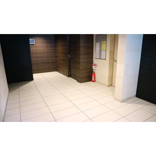W-STYLE大阪駅前のロビー
