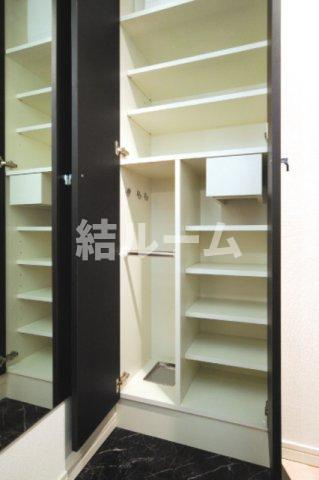 板橋区板橋４丁目の賃貸マンションの玄関