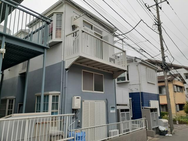 川崎市麻生区高石４丁目のアパートのエントランス