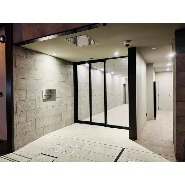 アーバネックス南森町WESTのロビー