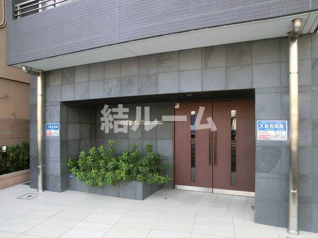 北区王子４丁目の賃貸マンションのエントランス