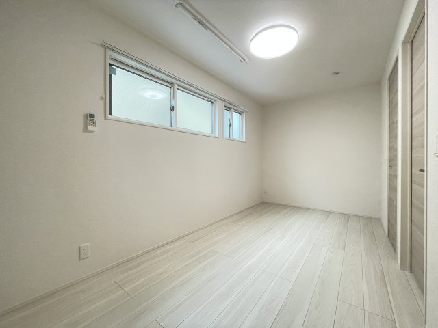 アーバン デライト桜川の洋室