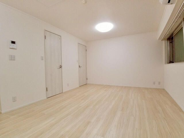 第２３宮庭マンションの居間・リビング