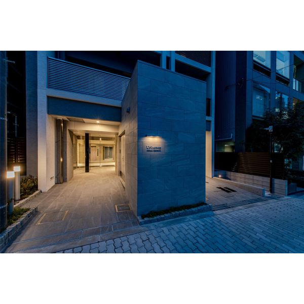 アーバネックス南新町のエントランス