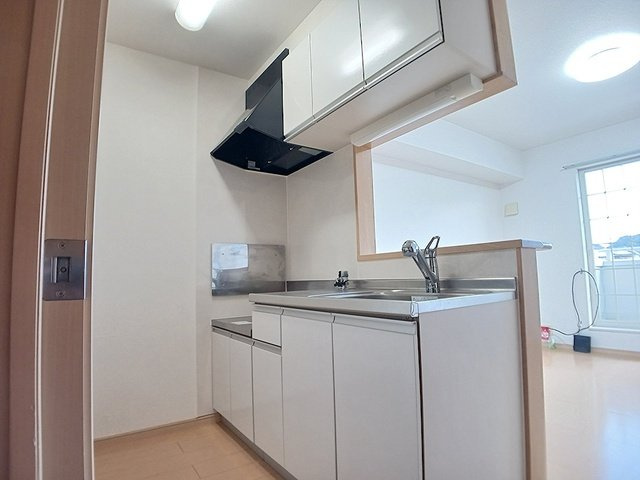 ラフレシールＨのキッチン