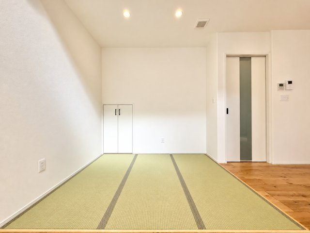 中央区城北1丁目の和室|ほっと一息つける癒しの畳スペース。多目的に使え、暮らしに寄り添う心地の良い空間です。