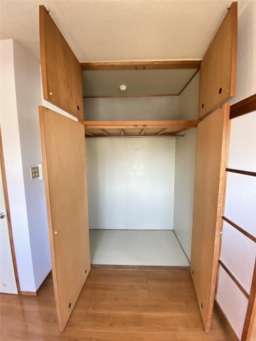 メゾンドアレイ新町の収納