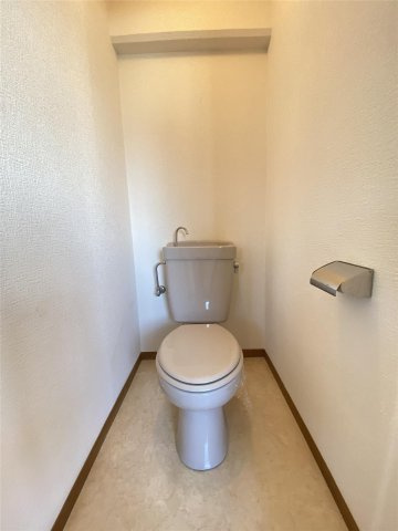 メゾンドアレイ新町のトイレ