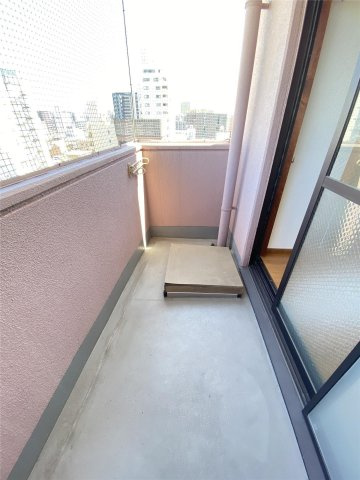 メゾンドアレイ新町のバルコニー