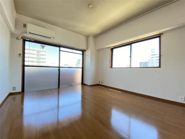メゾンドアレイ新町の居間・リビング