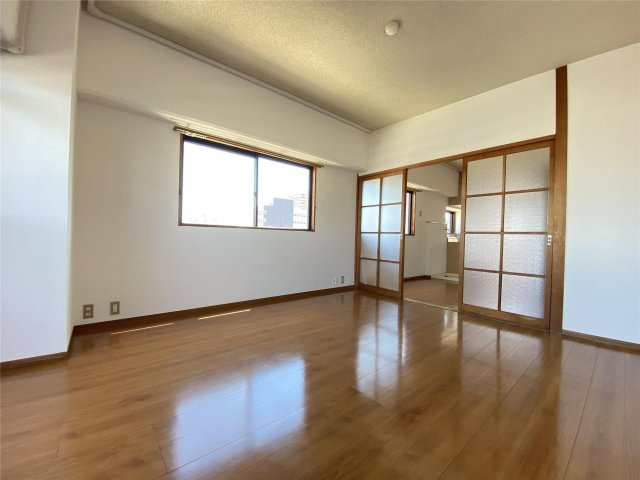メゾンドアレイ新町の内装