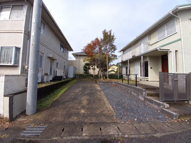 宇都宮市戸祭台中古住宅の駐車場