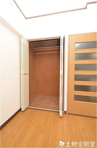 北九州市八幡西区八千代町の賃貸マンションの収納