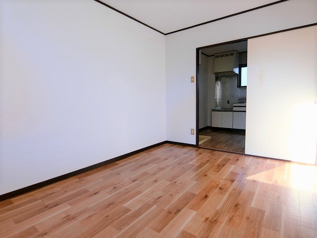 メゾン日吉の寝室|写真は同建物の別部屋を参考に掲載しております。