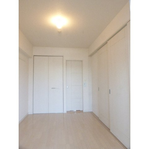 【洋室】 | アジリア博多イースト | 別号室の写真になります。現況優先。