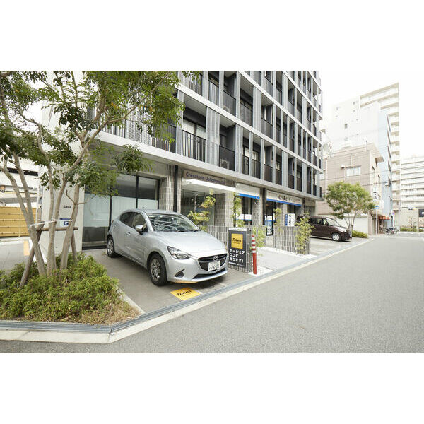 クレアツィオーネ上本町の駐車場