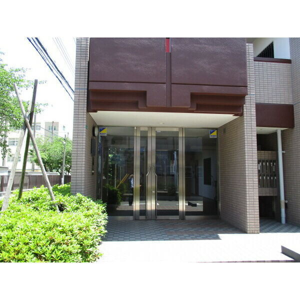 マジョール松崎町のエントランス