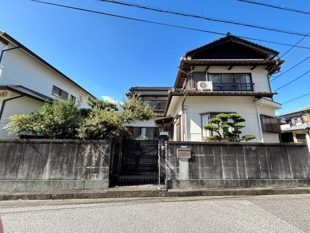 「周辺施設充実・スーパー近く」高知市瀬戸東町２丁目　中古一戸建て