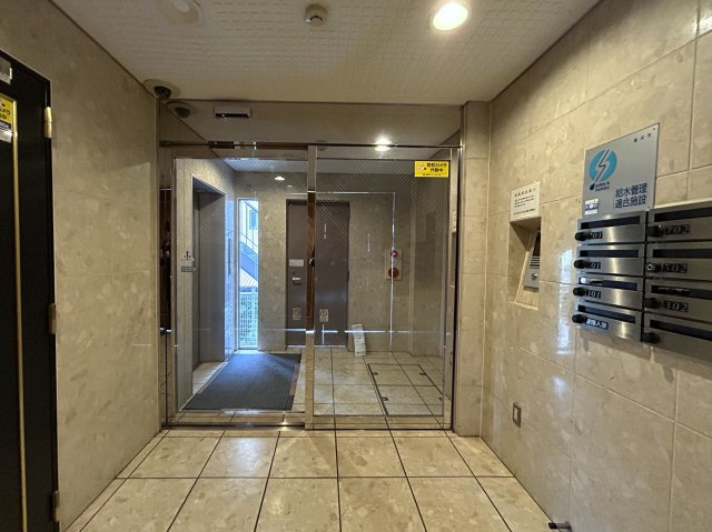 気持ち良きリバーサイドに佇む三方向採光得られる角部屋！室内の配管までも交換され、室内で気になるところある？ってレベルに仕上がりました。面積の割には開放的な『ビッグヴァンポートサイド横浜』リフォーム