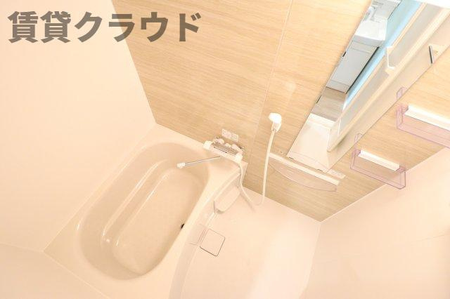 ウィンドテラス本千葉の浴室|アクセントパネルがおしゃれなバスルーム♪