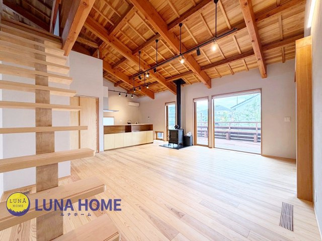 土浦市木田余東台　未入居戸建の居間・リビング