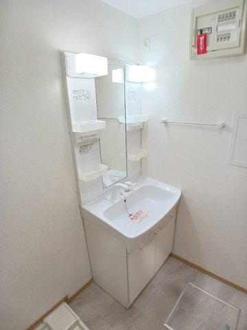 若葉Ｂの洗面所|広い洗面スペース