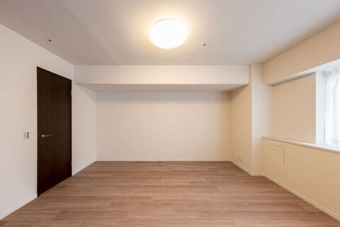 【子供部屋】 | ジーニス大阪EAST棟 | 洋室　約6．0帖　クローゼットが有ります♪