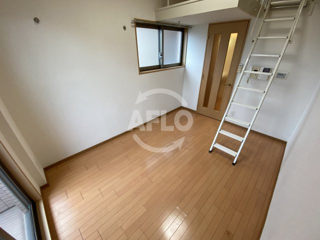 エステムコート梅田茶屋町デュアルスペースの居間・リビング|エステムコート梅田茶屋町デュアルスペース　リビング