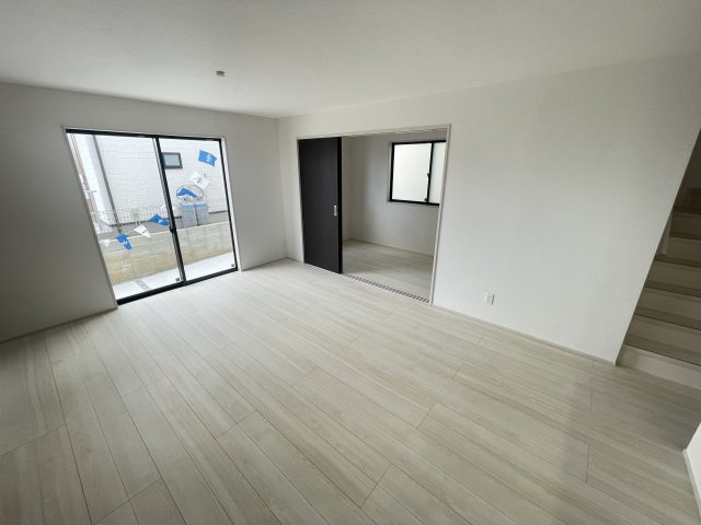南風原町津嘉山（全4棟）2号棟の居間・リビング|※同仕様写真です